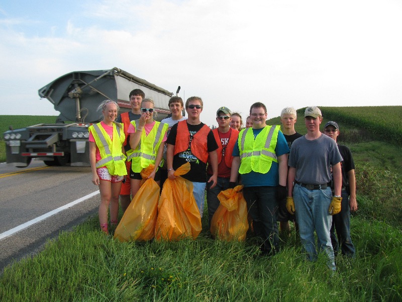 HowellsDodge Consolidated FCCLA Cleans Road Ditches Sept. 1